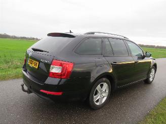 skadebil auto Skoda Octavia 1.2 TSi Greentech Active Edition  Camera Navigatie Clima Stoelverwarming 2014/5