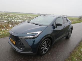 skadebil auto Toyota C-HR 1.8 Automaat Hybride Benzine Elektrische 17.000km 2024 Camera stoelverwaming navigatie 2024/8