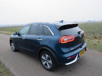 krockskadad bil auto Kia Niro 1.6 GDi Automaat  Hybride elektrisch/ benzine Dynamicline 2018 leer camera Navigatie 2018/4