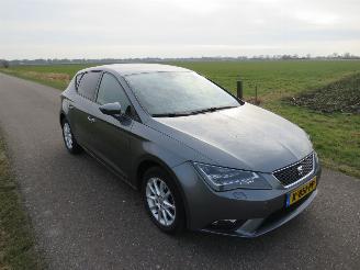 krockskadad bil auto Seat Leon 14 TSi  122pk Style navigatie Airco stoelverwarming  topstaat 2013 2013/3