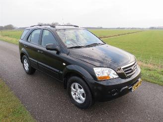 krockskadad bil auto Kia Sorento 3.3 V6 248pk Automaat Comfort  152.000km nap  4x4  jeep Navigatie 2009 airco 2009/3
