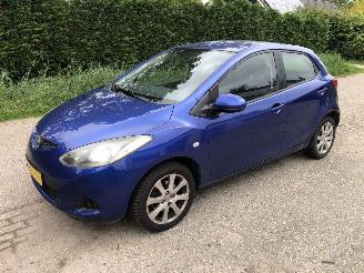 Vaurioauto  passenger cars Mazda 2 1.3  hp s-vt touring 2008/1