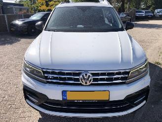 uszkodzony samochody osobowe Volkswagen Tiguan 1.4 TSI ACT HIGH-LINE 2016/7