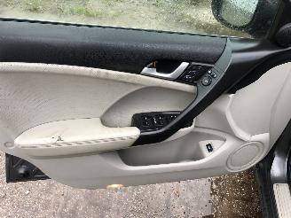 Honda Accord accord 2.2 i dtec executive diesel picture 19