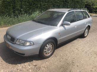 Damaged car Audi A4 a4 AVANT 1.8 20 V 1998/10