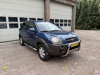 skadebil auto Hyundai Tucson 2.0i 4WD Style Cruise Clima NAP ! 2004/8
