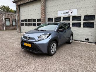 krockskadad bil auto Toyota Aygo X 1.0 VVT-i MT Play Cruise Navi 7826 Km NAP ! 2024/11