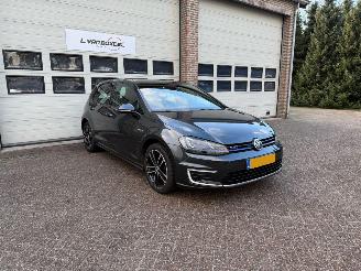 Unfallwagen Volkswagen Golf 1.4 TSI GTE Pano Leder NAP ! 2015/9
