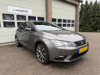 krockskadad bil auto Seat Leon 1.2 TSI Style Automaat Navi Clima Cruise 2015/10