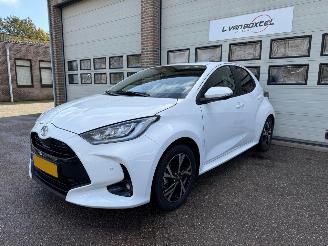 skadebil auto Toyota Yaris 1.5 Hybrid 115 Dynamic Automaat Navi Clima 4882 Km NAP ! 2025/11