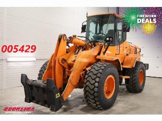 krockskadad bil machine DL250 Wiellader Airco BY 2011 2011/1