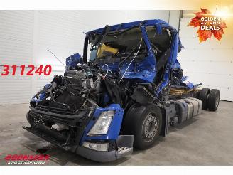 krockskadad bil vrachtwagen Volvo FM 420 Full Air Autotransport Chassis 2020/7