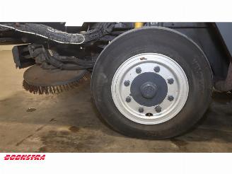 TENNANT  HMF 426 Veegmachine picture 12