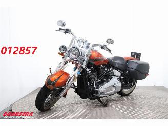 krockskadad bil motor Harley-Davidson  107 FLDE Softail Deluxe 5HD Jekill & Hyde ABS LED 18.643 km! 2019/9