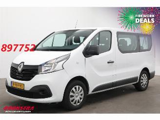 skadebil bedrijf Renault Trafic Passenger 1.6 dCi Expression 9-Pers. Airco 2017/10