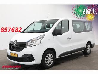 krockskadad bil bedrijf Renault Trafic Passenger 1.6 dCi Expression Energy 9-Pers. Airco 2017/10