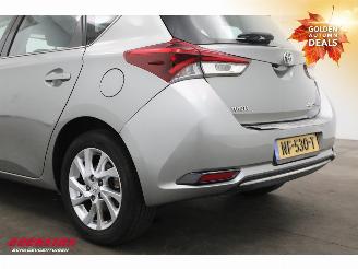 Toyota Auris 1.8 Hybrid Dynamic Navi Clima Cruise PDC 169.034 km! picture 13