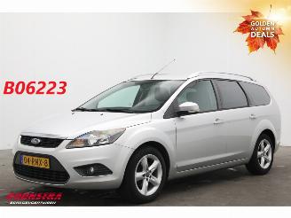 krockskadad bil auto Ford Focus 1.6 Comfort Airco Cruise Bluetooth 2011/6