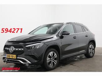 krockskadad bil auto Mercedes GLA 250 e Star Edition LED ACC Navi Clima Camera SHZ 19.826 km! 2023/12