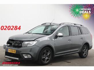 Schadeauto Dacia Logan MCV Stepway 0.9 TCe Navi Airco Cruise PDC 2017/11
