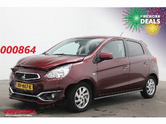 Auto incidentate Mitsubishi Space-star 1.0 Intense Airco Radio 72.995 km! 2016/2