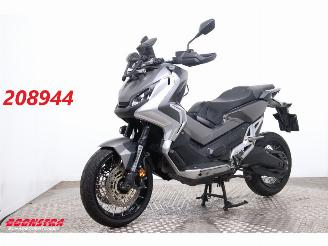 damaged motor cycles Honda  NC 750 X-ADV DCT Akrapovic 5.753 km! 2020/5