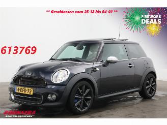 Damaged car Mini Mini 1.6 Cooper Aut. Org.NL! Chili Pano Leder Navi SHZ PDC 2013/3