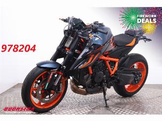 damaged motor cycles KTM  1290 SuperDuke R ABS Austin Racing Quickshift Wheelie Contr. Launch Contr. Cruise Heizgriffe 2023/3