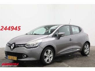 damaged passenger cars Renault Clio 0.9 TCe Dynamique Navi Clima Cruise 2015/11