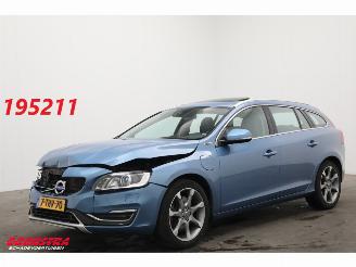 Damaged car Volvo V-60 2.4 D6 AWD PHEV Summum ACC Schuifdak Memory H/K Camera SHZ 2014/2