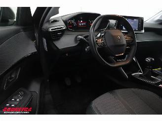 Peugeot 208 1.2 PureTech Allure Navi Clima Cruise PDC picture 16