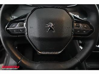 Peugeot 208 1.2 PureTech Allure Navi Clima Cruise PDC picture 17