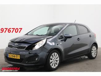 damaged passenger cars Kia Rio 1.2 CVVT ComfortLine Clima Cruise SHZ LRHZ PDC 132.607 km! 2014/10