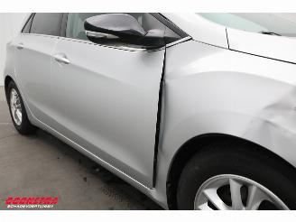 Hyundai I-30 1.6 GDI Go! Navi Clima Cruise Camera PDC 94.708 km! picture 6