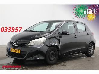 krockskadad bil auto Toyota Yaris 1.0 VVT-i Aspiration Airco Camera Bluetooth 167.634 km! 2012/4