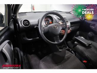 Toyota Aygo 1.0-12V Comfort Navigator 5-DRS LMV 171.145 km! picture 13