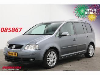 Käytettyjen passenger cars Volkswagen Touran 2.0 TDI 140 PK 7-Pers. Clima Cruise SHZ PDC AHK 2005/12