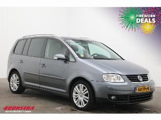 Volkswagen Touran 2.0 TDI 140 PK 7-Pers. Clima Cruise SHZ PDC AHK picture 2