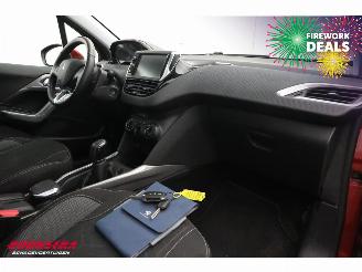 Peugeot 2008 1.2 PureTech Active Pano Navi Airco Cruise PDC 77.152 km! picture 12