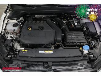 Volkswagen Golf 1.5 eTSI DSG R-Line Virtual ACC Navi Camera LRHZ picture 10