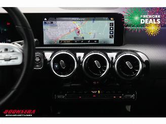 Mercedes Cla-klasse 200 7G-Tronic AMG LED Navi Clima Cruise Camera SHZ picture 18