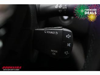 Renault Mégane Grandtour 1.3 TCe 140 Equilibre LED Navi Clima Cruise PDC picture 20