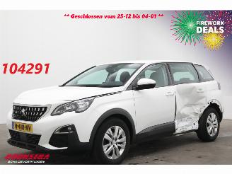 Vaurioauto  passenger cars Peugeot 5008 1.2 PT Executive 7-Pers. Navi Clima Cruise Camera AHK 2020/3