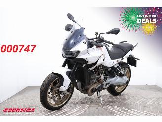 skadebil motor Moto Guzzi V100 Mandello LED Cruise BY 2023 2023/7