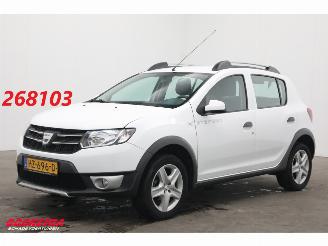 krockskadad bil auto Dacia Sandero 0.9 TCe Bi-Fuel SL Stepway Navi Airco Cruise PDC AHK 127.312 km! 2016/1