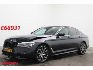 skadebil auto BMW 5-serie 520i M-Sport Pro HUD Memory Leder LED Camera SHZ 93.916 km! 2020/6