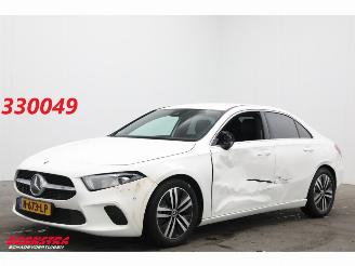 skadebil auto Mercedes A-klasse 180 7G-Tronic LED Leder Navi Cruise Camera SHZ AHK 2021/11