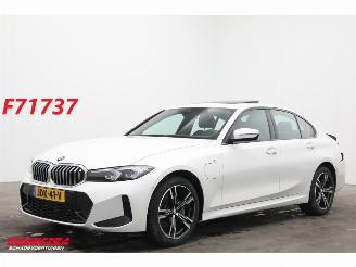 skadebil auto BMW 3-serie 330e M-Sport Schuifdak Leder LED Navi Clima Cruise Camera SHZ 2025/9