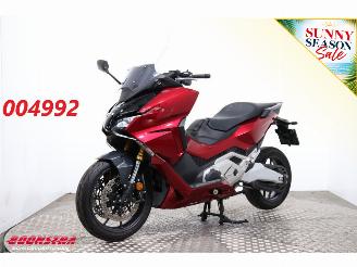 dommages motocyclettes  Honda  Forza 750 ABS DCT 9.215 km! 2021/5
