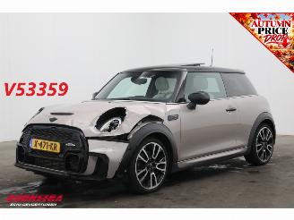 krockskadad bil auto Mini Cooper S 2.0 180 PK Aut. JCW Pano LED ACC Leder HUD Camera SHZ 2023/12